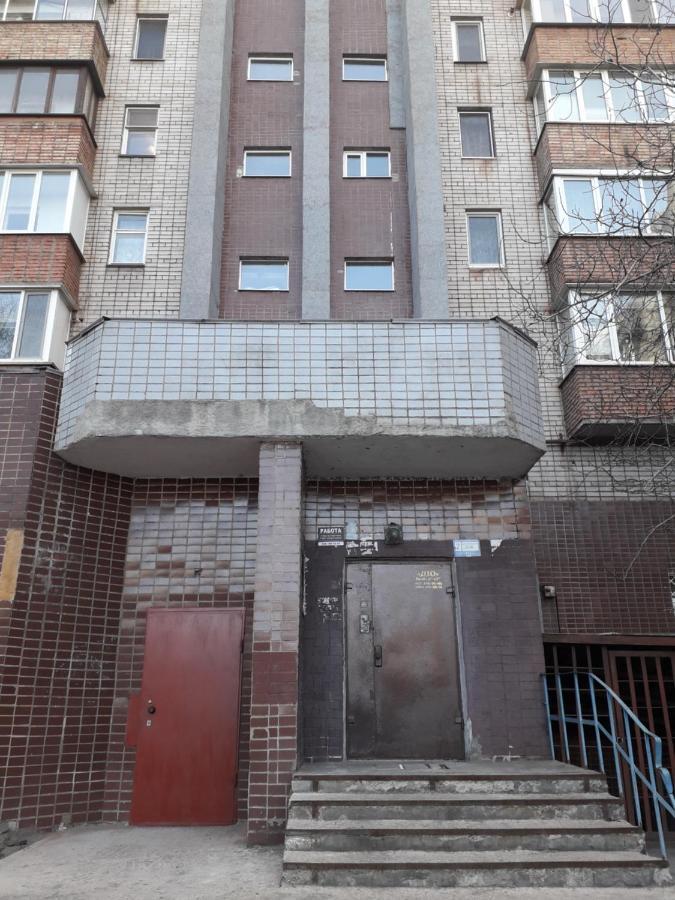 Апартаменты На Проспекте Почтовый 크리보이 로그 외부 사진