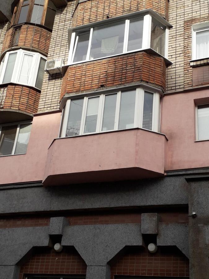 Апартаменты На Проспекте Почтовый 크리보이 로그 외부 사진